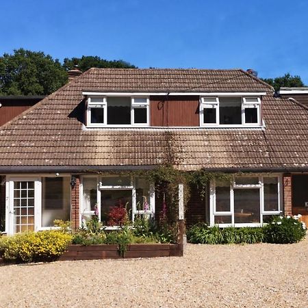 Abacus Bed And Breakfast, Blackwater, Hampshire Camberley Eksteriør bilde