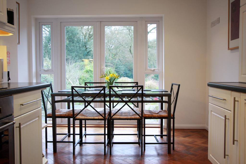 Abacus Bed And Breakfast, Blackwater, Hampshire Camberley Eksteriør bilde