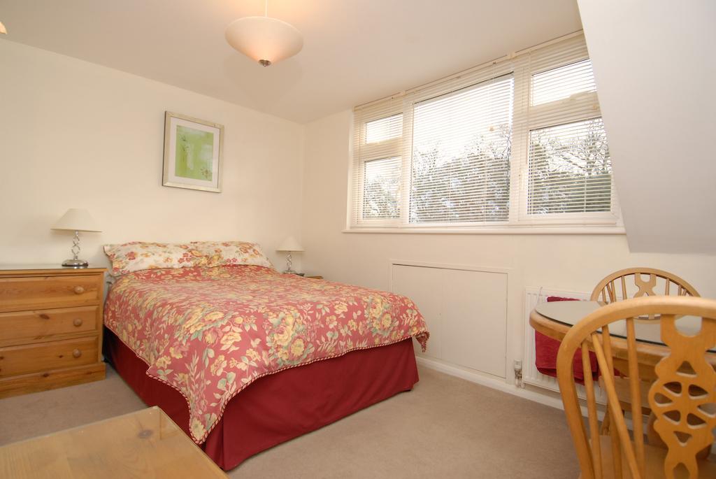 Abacus Bed And Breakfast, Blackwater, Hampshire Camberley Rom bilde