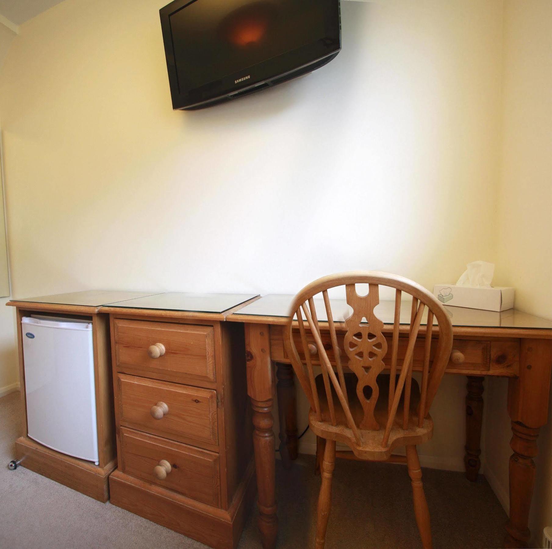 Abacus Bed And Breakfast, Blackwater, Hampshire Camberley Eksteriør bilde