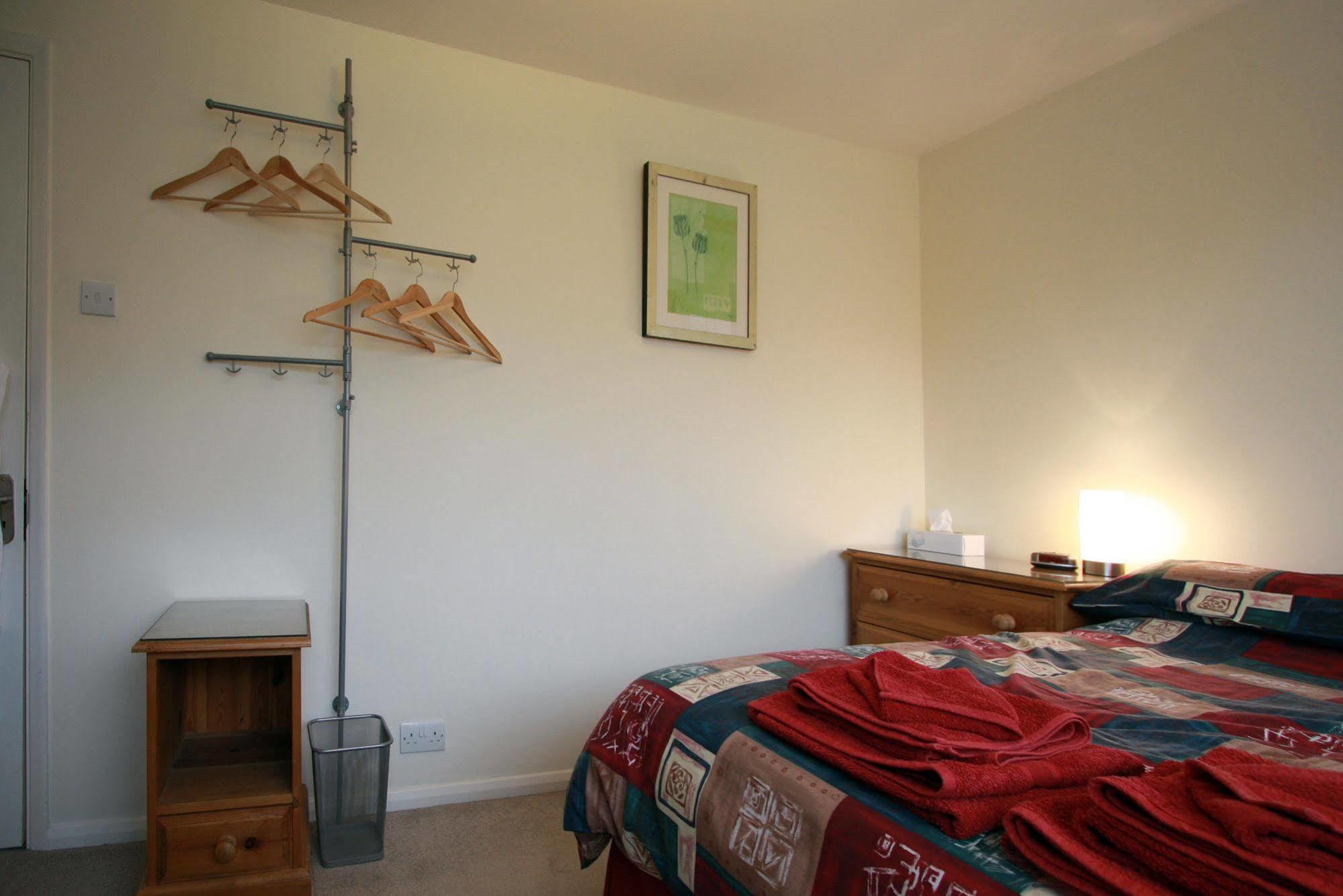 Abacus Bed And Breakfast, Blackwater, Hampshire Camberley Eksteriør bilde